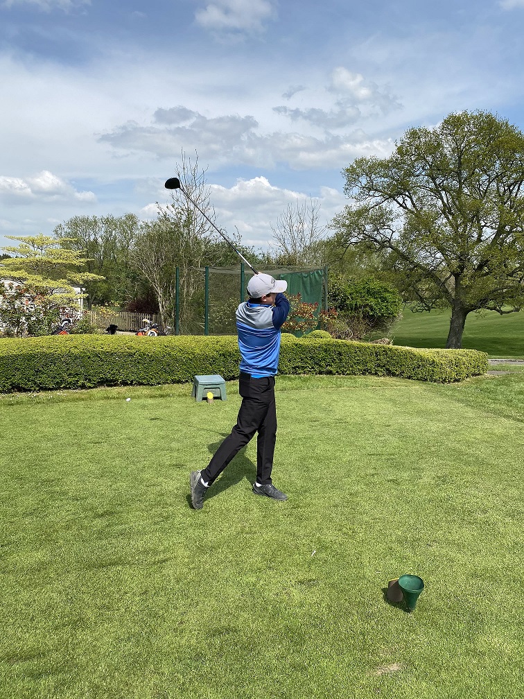 Pangbourne Golfers fight for Whitmore Trophy Title